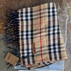 BRAND NEW BURBERRY SCARF